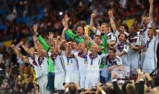 2014世界杯足球宝贝