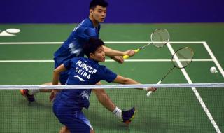 羽毛球双打站位图解